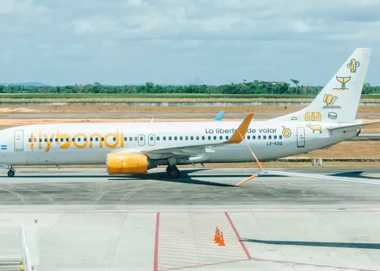 Anac limita a venda de passagens aéreas da Flybondi no Brasil