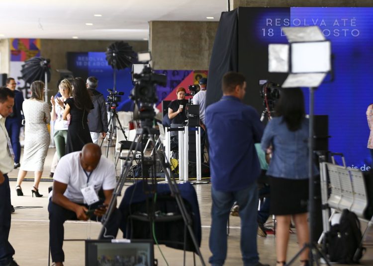 Fórum pede compromisso de candidatos com comunicação democrática