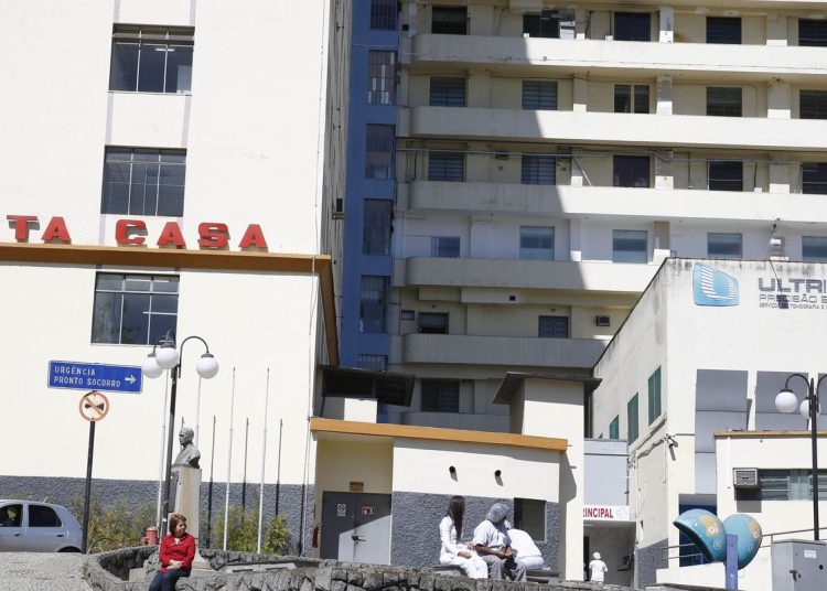 Lei prorroga aplicação de recursos do FGTS em hospitais filantrópicos