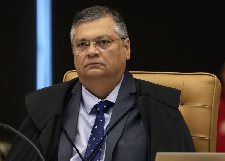 Flávio Dino determina volta de posts sobre Nossa Senhora Aparecida