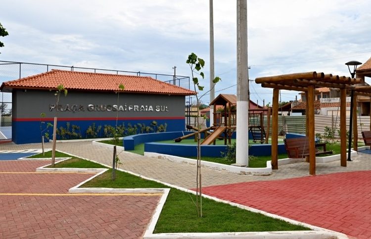 Grussaí ganha nova praça com quadra esportiva e playground