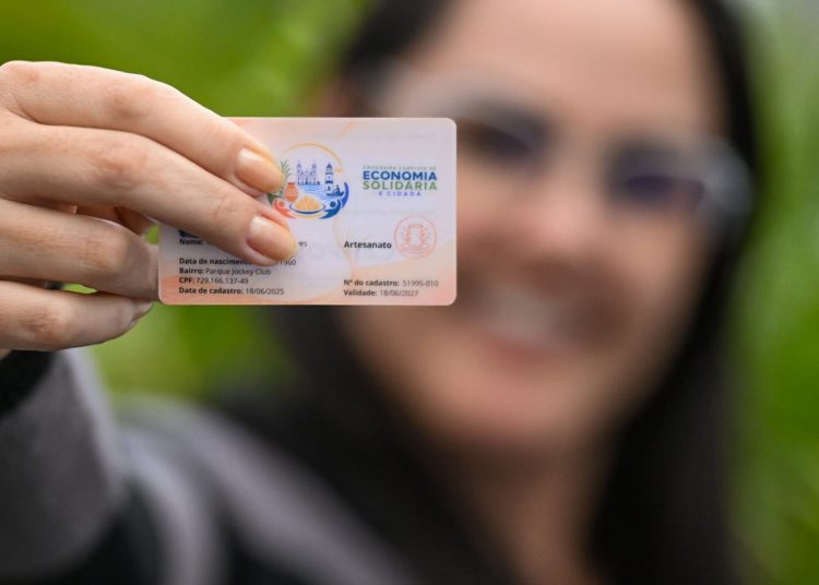 Com apoio da Prefeitura de Campos, artesanato cresce e transforma vida