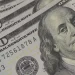 Dólar cai a R$ 5,08 e atinge menor valor em um mês