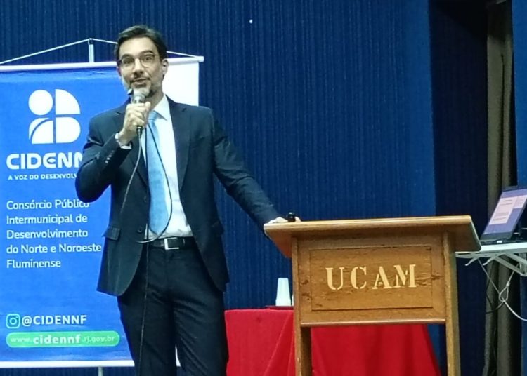 Reunião técnica debate impactos da Reforma Tributária nos Municípios