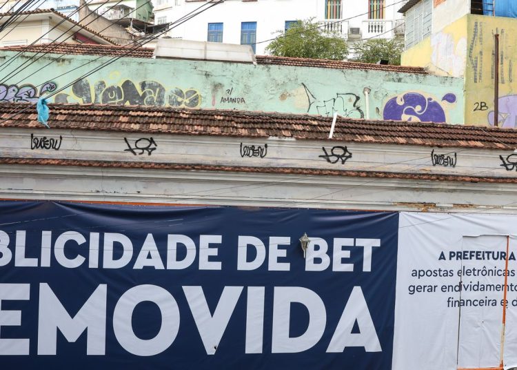 Saiba como as bets adoeceram e endividaram os brasileiros