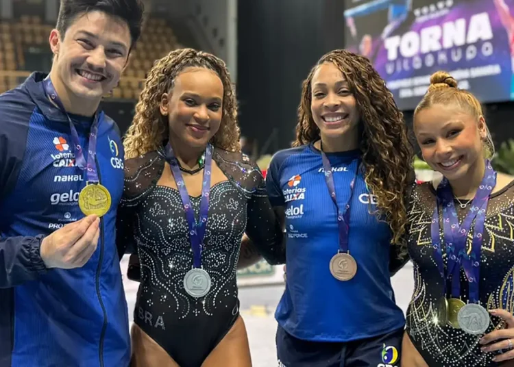 Flávia Saraiva e Rebeca Andrade garantem dobradinha do Brasil na trave