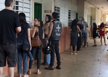 Estudantes relatam violência relacionada à eleição presidencial