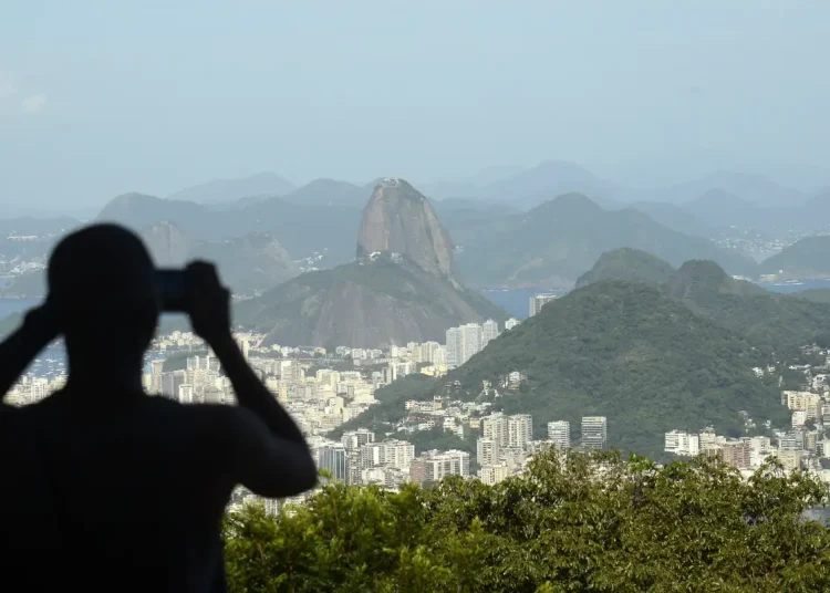 PM do Rio reforça policiamento para o feriado de segunda-feira