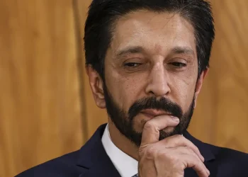 Vereadores de SP analisam pedido de impeachment de Ricardo Nunes